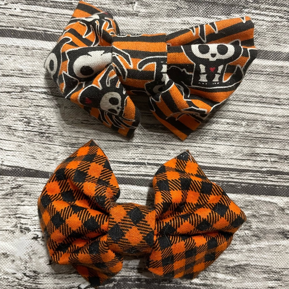 2 Handmade Hair Bows Halloween Skelanimals Great Condition